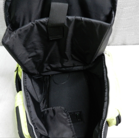 Spyder Groove Backpack Bag Green Plaid Hardcase Speaker Skiing - Picture 8 of 9